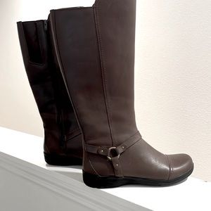 Clark’s brown high leather boots for ladies Sz 8